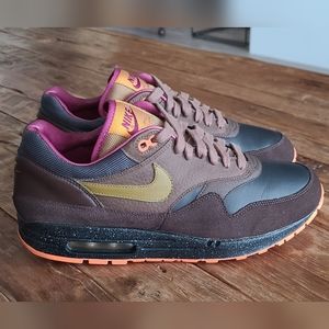 VINTAGE Nike Air Max 1 Spanish Moss